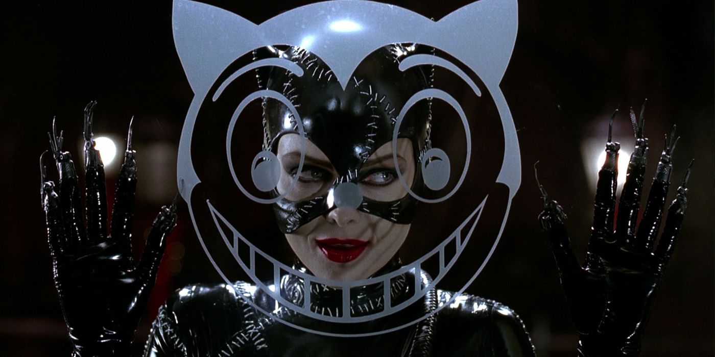 Michelle-Pfeiffer-Catwoman-Batman-Return