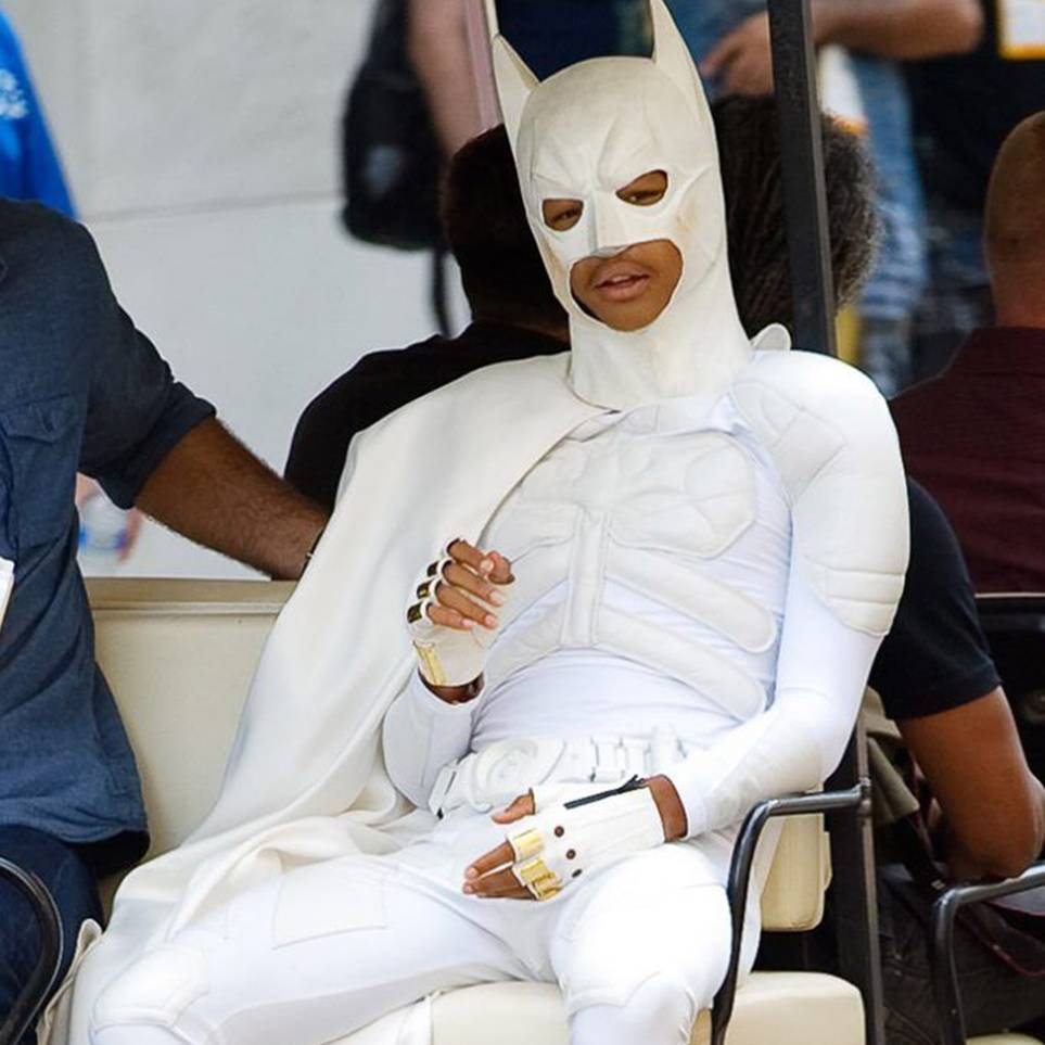 20 Crazy Redesigns Of These Actors As Batman Cbr
