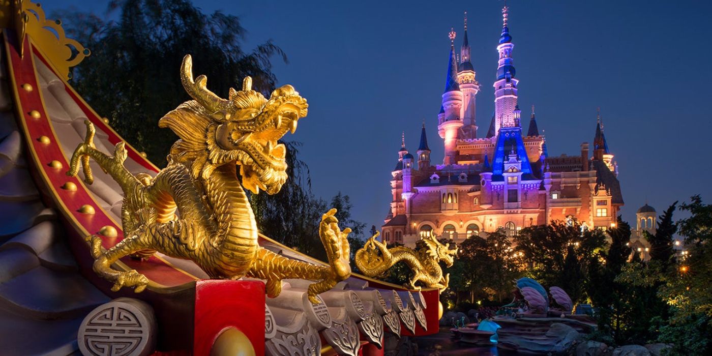 Shanghai Disneyland Locks Thousands Inside After A Positive Covid 19 Test